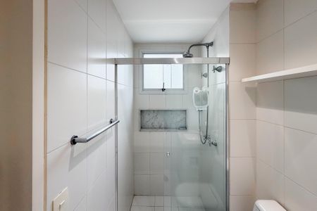 Apartamento para alugar com 166m², 3 quartos e 3 vagas Apartamento para alugar com 166m², 3 quartos e 3 vagasBanheiro da Suíte 1
