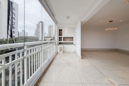 Apartamento para alugar com 166m², 3 quartos e 3 vagas Apartamento para alugar com 166m², 3 quartos e 3 vagasSala - Varanda