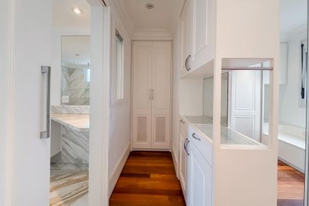 Apartamento para alugar com 166m², 3 quartos e 3 vagas Apartamento para alugar com 166m², 3 quartos e 3 vagasCloset da Suíte 2