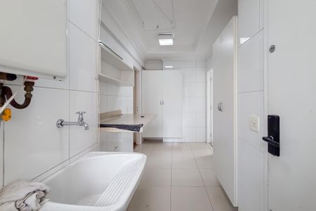 Apartamento para alugar com 166m², 3 quartos e 3 vagas Apartamento para alugar com 166m², 3 quartos e 3 vagasÁrea de Serviço