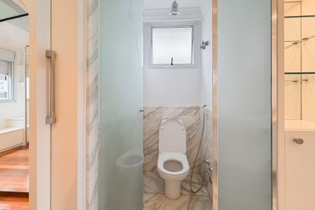 Apartamento para alugar com 166m², 3 quartos e 3 vagas Apartamento para alugar com 166m², 3 quartos e 3 vagasBanheiro da Suíte 2