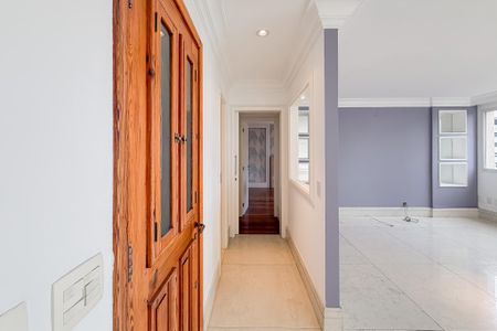 Apartamento para alugar com 166m², 3 quartos e 3 vagas Apartamento para alugar com 166m², 3 quartos e 3 vagasCorredor