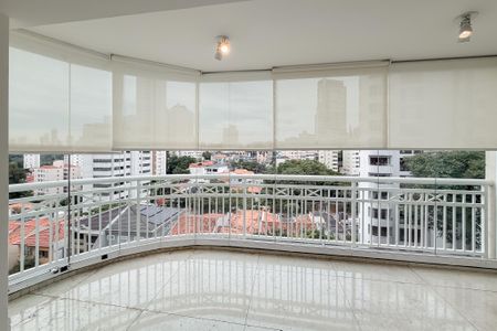 Apartamento para alugar com 166m², 3 quartos e 3 vagas Apartamento para alugar com 166m², 3 quartos e 3 vagasSala - Varanda Persianas