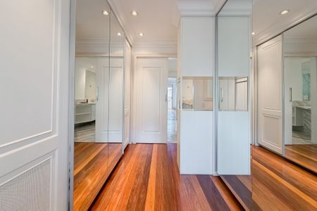 Apartamento para alugar com 166m², 3 quartos e 3 vagas Apartamento para alugar com 166m², 3 quartos e 3 vagasCloset da Suíte 2