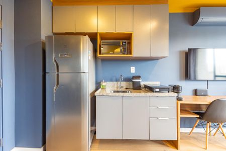 Cozinha de kitnet/studio à venda com 1 quarto, 28m² em Moema, São Paulo