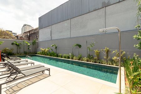 Studio à venda com 28m², 1 quarto e sem vaga Studio à venda com 28m², 1 quarto e sem vagaÁrea comum - Piscina
