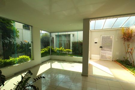Apartamento para alugar com 100m², 3 quartos e 2 vagas Apartamento para alugar com 100m², 3 quartos e 2 vagasHall de Entrada