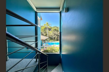 Casa para alugar com 330m², 4 quartos e 4 vagas Casa para alugar com 330m², 4 quartos e 4 vagasEscada