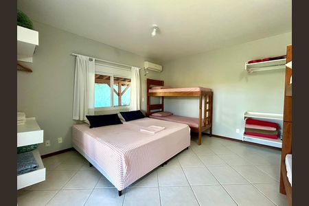Casa para alugar com 330m², 4 quartos e 4 vagas Casa para alugar com 330m², 4 quartos e 4 vagasQuarto 2
