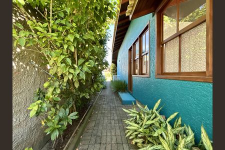 Casa para alugar com 330m², 4 quartos e 4 vagas Casa para alugar com 330m², 4 quartos e 4 vagasCorredor Lateral