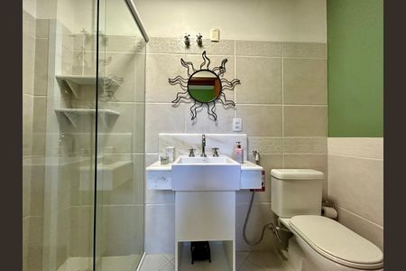 Casa para alugar com 330m², 4 quartos e 4 vagas Casa para alugar com 330m², 4 quartos e 4 vagasBanheiro social