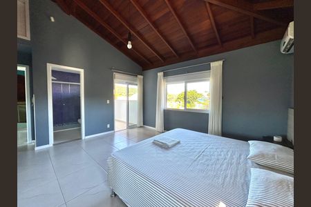 Casa para alugar com 330m², 4 quartos e 4 vagas Casa para alugar com 330m², 4 quartos e 4 vagasSuíte 1