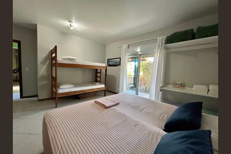 Casa para alugar com 330m², 4 quartos e 4 vagas Casa para alugar com 330m², 4 quartos e 4 vagasQuarto 2