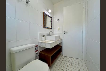 Casa para alugar com 330m², 4 quartos e 4 vagas Casa para alugar com 330m², 4 quartos e 4 vagasBanheiro Suíte 3