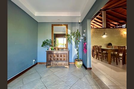 Casa para alugar com 330m², 4 quartos e 4 vagas Casa para alugar com 330m², 4 quartos e 4 vagasHall de entrada