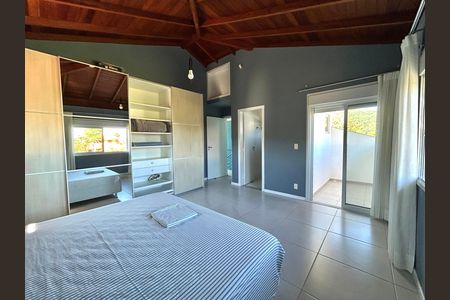Casa para alugar com 330m², 4 quartos e 4 vagas Casa para alugar com 330m², 4 quartos e 4 vagasSuíte 1