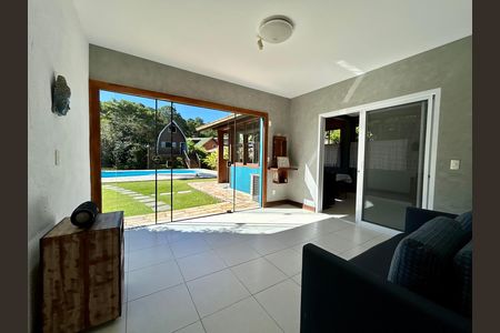 Casa para alugar com 330m², 4 quartos e 4 vagas Casa para alugar com 330m², 4 quartos e 4 vagasSala 2