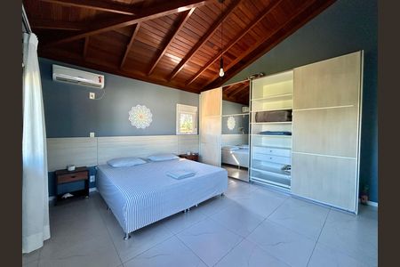 Casa para alugar com 330m², 4 quartos e 4 vagas Casa para alugar com 330m², 4 quartos e 4 vagasSuíte 1