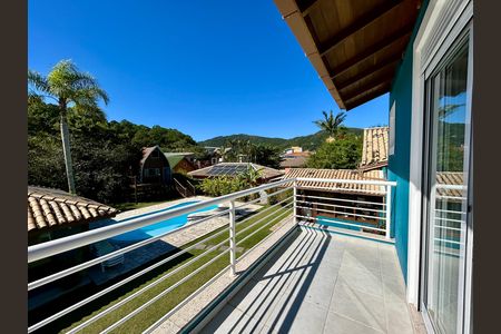 Casa para alugar com 330m², 4 quartos e 4 vagas Casa para alugar com 330m², 4 quartos e 4 vagasSuíte 2