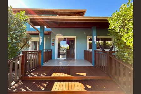 Casa para alugar com 330m², 4 quartos e 4 vagas Casa para alugar com 330m², 4 quartos e 4 vagasHall de entrada