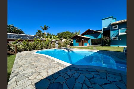 Casa para alugar com 330m², 4 quartos e 4 vagas Casa para alugar com 330m², 4 quartos e 4 vagasPiscina