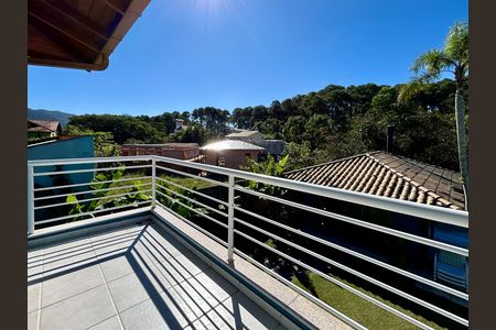 Casa para alugar com 330m², 4 quartos e 4 vagas Casa para alugar com 330m², 4 quartos e 4 vagasSuíte 2
