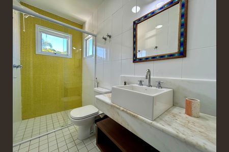 Casa para alugar com 330m², 4 quartos e 4 vagas Casa para alugar com 330m², 4 quartos e 4 vagasBanheiro suíte 2