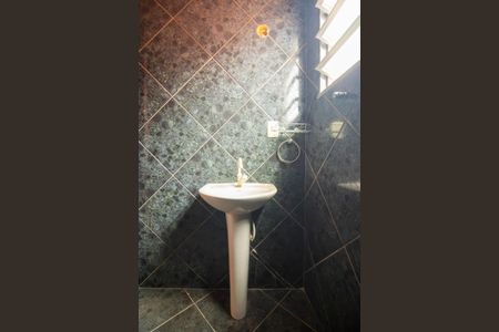 Casa para alugar com 70m², 2 quartos e sem vaga Casa para alugar com 70m², 2 quartos e sem vagaBanheiro