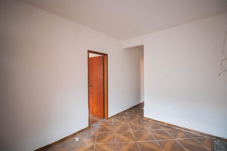 Casa para alugar com 70m², 2 quartos e sem vaga Casa para alugar com 70m², 2 quartos e sem vagaSala