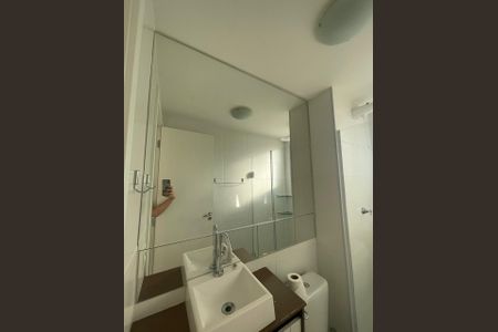 Apartamento à venda com 40m², 2 quartos e sem vaga Apartamento à venda com 40m², 2 quartos e sem vagaBanheiro