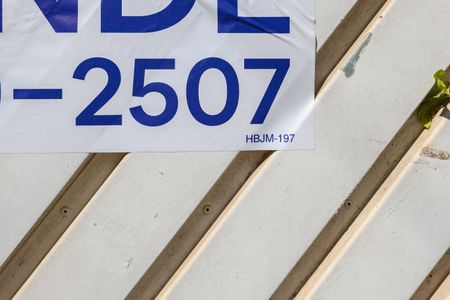 HBJM-197 de casa à venda com 2 quartos, 150m² em Jardim Tres Irmaos, Taboão da Serra