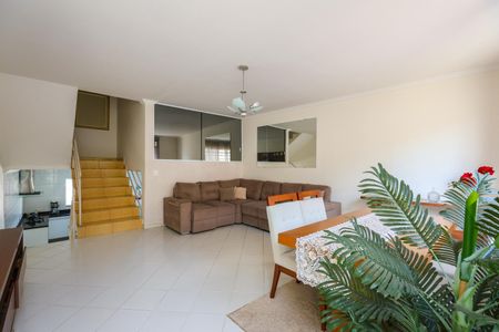 Sala de casa à venda com 2 quartos, 150m² em Jardim Tres Irmaos, Taboão da Serra