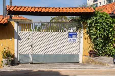 Fachada de casa à venda com 2 quartos, 150m² em Jardim Tres Irmaos, Taboão da Serra
