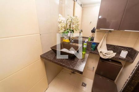 Apartamento para alugar com 52m², 2 quartos e sem vagaBanheiro