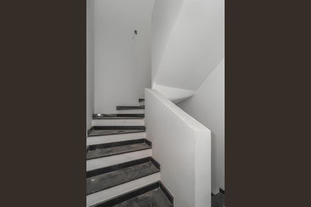 Casa à venda com 140m², 3 quartos e 2 vagasEscada 2
