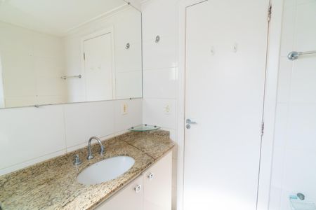 Apartamento para alugar com 76m², 2 quartos e 1 vaga Apartamento para alugar com 76m², 2 quartos e 1 vagaBanheiro da Suíte
