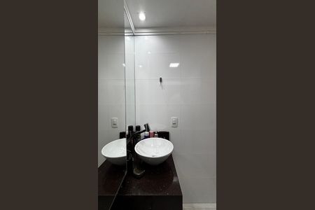 Apartamento para alugar com 67m², 3 quartos e 1 vaga Apartamento para alugar com 67m², 3 quartos e 1 vagaBanheiro da Suíte