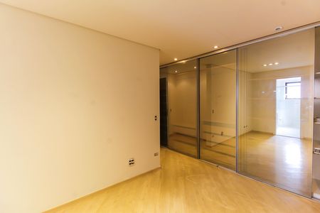 Apartamento para alugar com 298m², 4 quartos e 5 vagas Apartamento para alugar com 298m², 4 quartos e 5 vagasQuarto 2 - Suíte