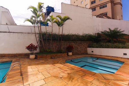 Apartamento para alugar com 298m², 4 quartos e 5 vagas Apartamento para alugar com 298m², 4 quartos e 5 vagasÁrea comum - Piscina