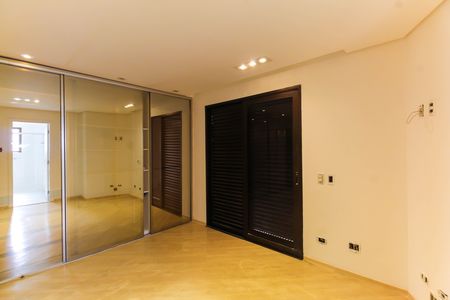 Apartamento para alugar com 298m², 4 quartos e 5 vagas Apartamento para alugar com 298m², 4 quartos e 5 vagasQuarto 2 - Suíte