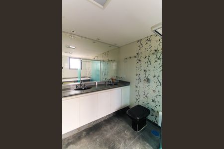 Apartamento para alugar com 298m², 4 quartos e 5 vagas Apartamento para alugar com 298m², 4 quartos e 5 vagasBanheiro da Suíte 4