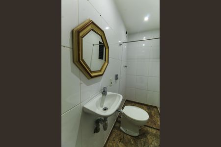 Banheiro de serviço de apartamento à venda com 4 quartos, 298m² em Vila Regente Feijó, São Paulo