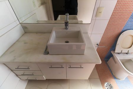 Apartamento para alugar com 298m², 4 quartos e 5 vagas Apartamento para alugar com 298m², 4 quartos e 5 vagasBanheiro da Suíte 3