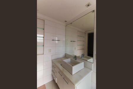 Apartamento para alugar com 298m², 4 quartos e 5 vagas Apartamento para alugar com 298m², 4 quartos e 5 vagasBanheiro da Suíte 3