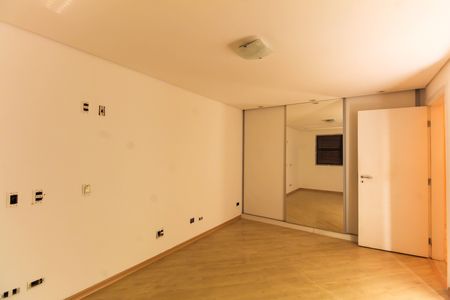 Apartamento para alugar com 298m², 4 quartos e 5 vagas Apartamento para alugar com 298m², 4 quartos e 5 vagasQuarto 3 - Suíte