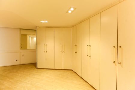 Apartamento para alugar com 298m², 4 quartos e 5 vagas Apartamento para alugar com 298m², 4 quartos e 5 vagasQuarto 4 - Suíte