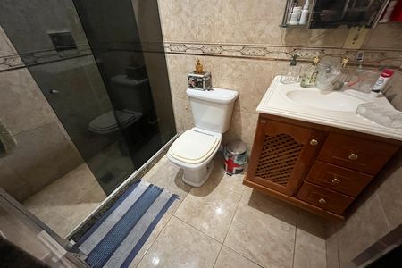 Casa à venda com 60m², 3 quartos e sem vaga Casa à venda com 60m², 3 quartos e sem vagaBanheiro