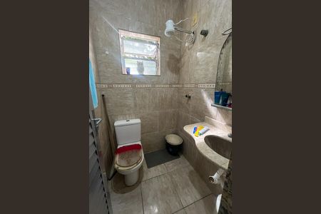 Casa à venda com 60m², 3 quartos e sem vaga Casa à venda com 60m², 3 quartos e sem vagaBanheiro 2
