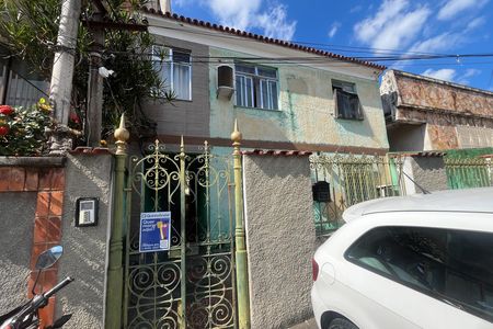 Casa à venda com 60m², 3 quartos e sem vaga Casa à venda com 60m², 3 quartos e sem vagaFachada