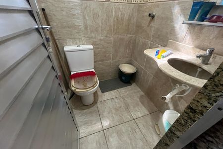 Casa à venda com 60m², 3 quartos e sem vaga Casa à venda com 60m², 3 quartos e sem vagaBanheiro 2